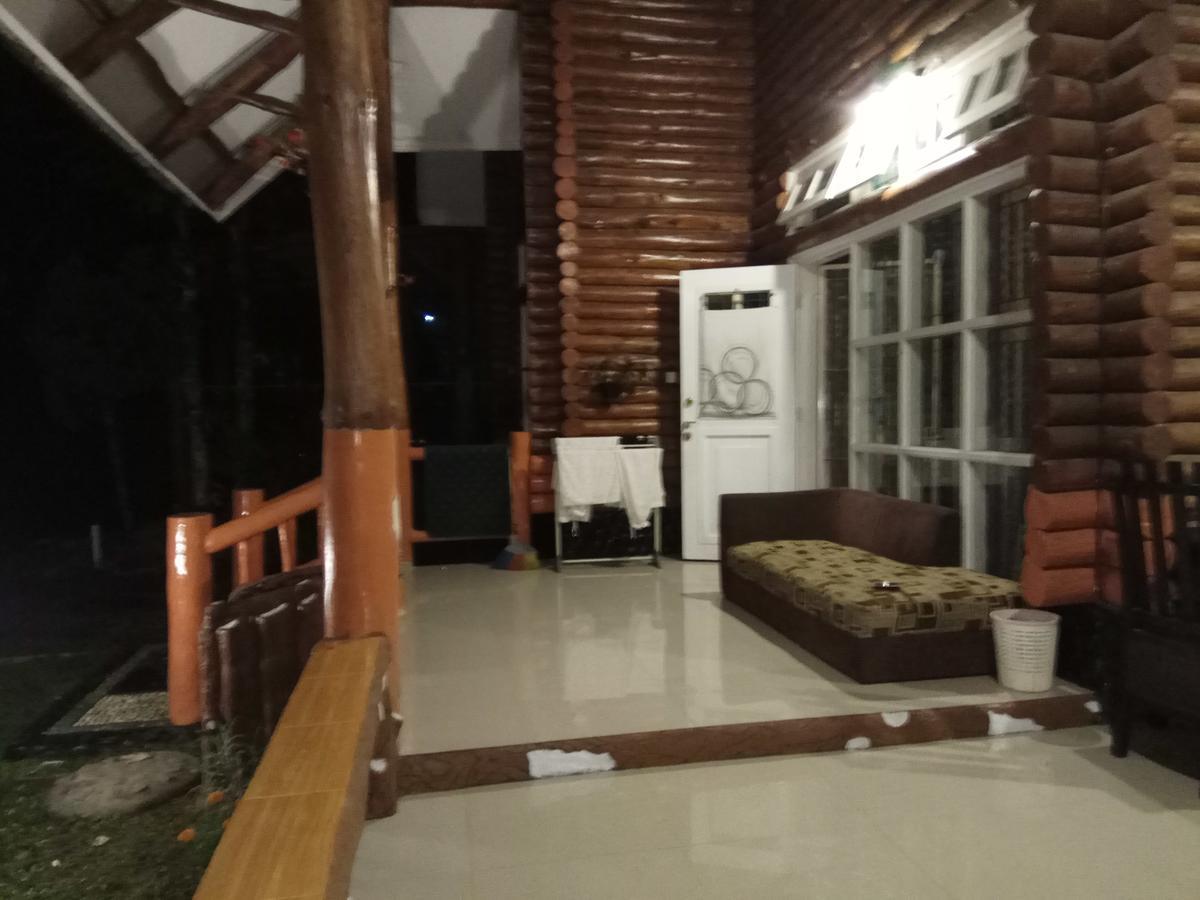 Vila Kota Bunga Private Pool Puncak Exterior foto