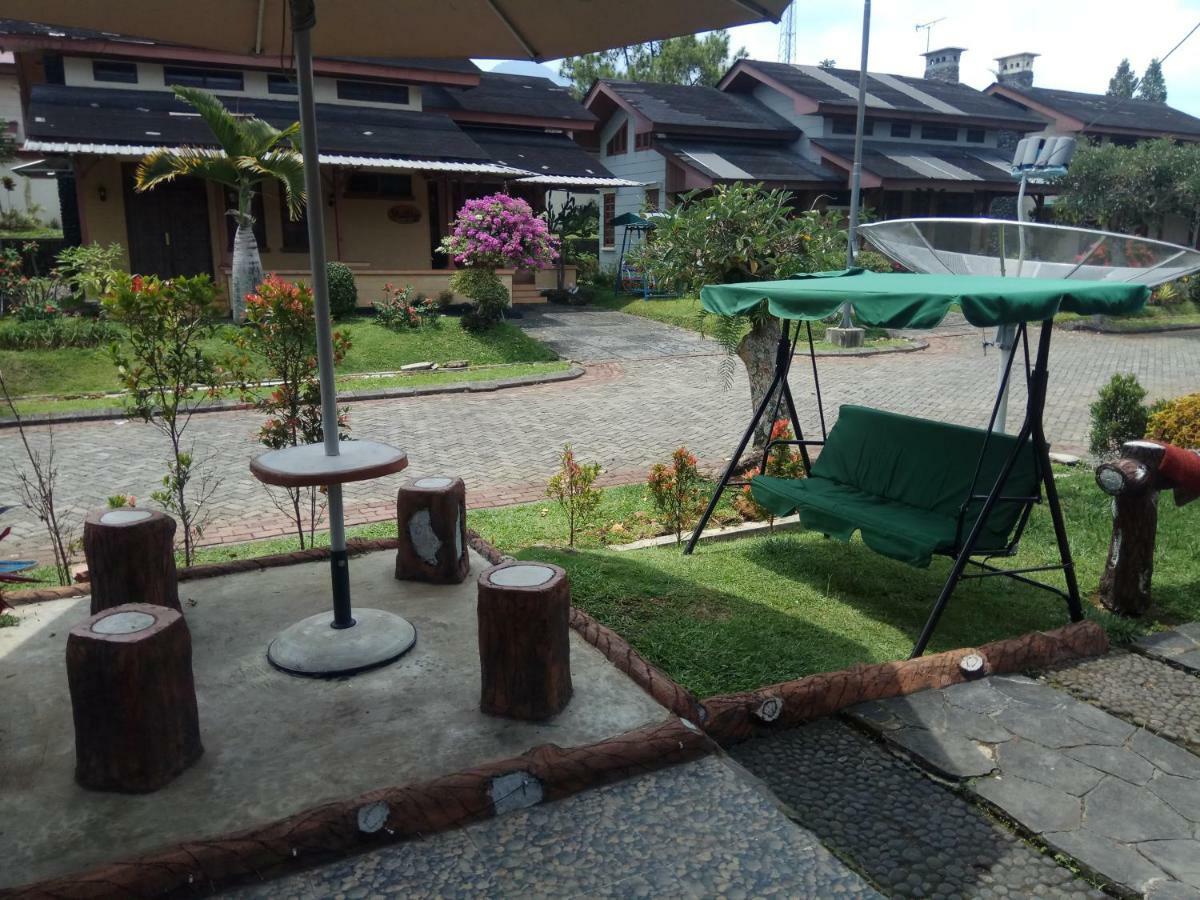 Vila Kota Bunga Private Pool Puncak Exterior foto